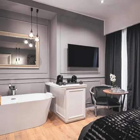 Chamur Luxury & Jacuzzi In 招待所